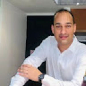 Meet your Posher, Arnoldo andre